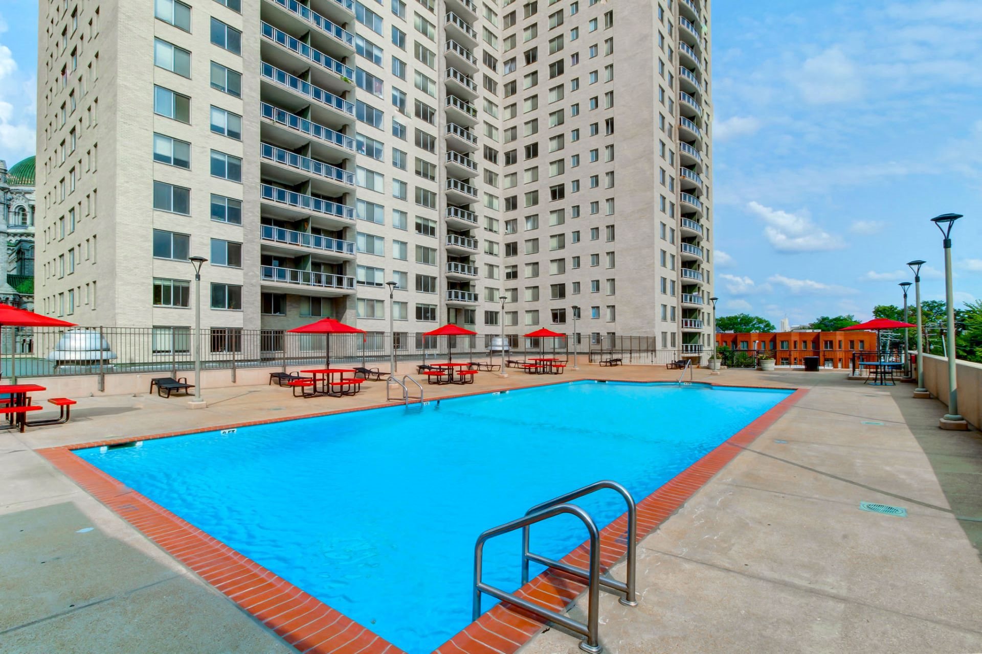 Amenities Swimming Pool and Sundeck at Towne House, Missouri, 63108